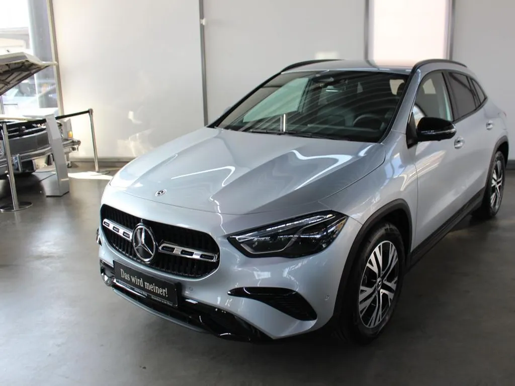 Mercedes-Benz GLA 200