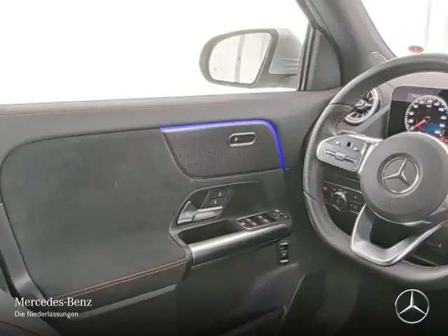 Mercedes-Benz EQA 300