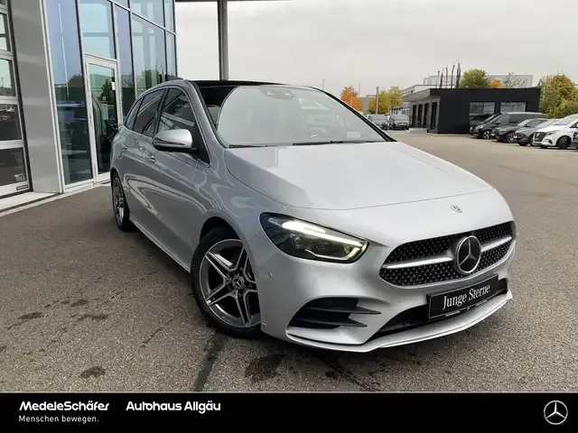 Mercedes-Benz B 220