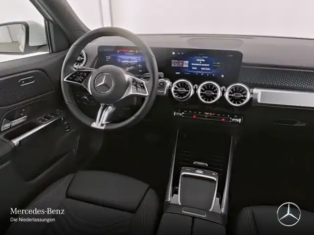 Mercedes-Benz EQB 300