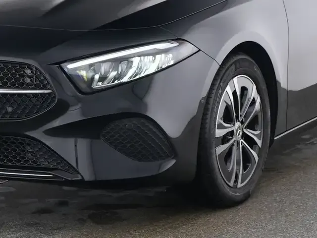 Mercedes-Benz A 220