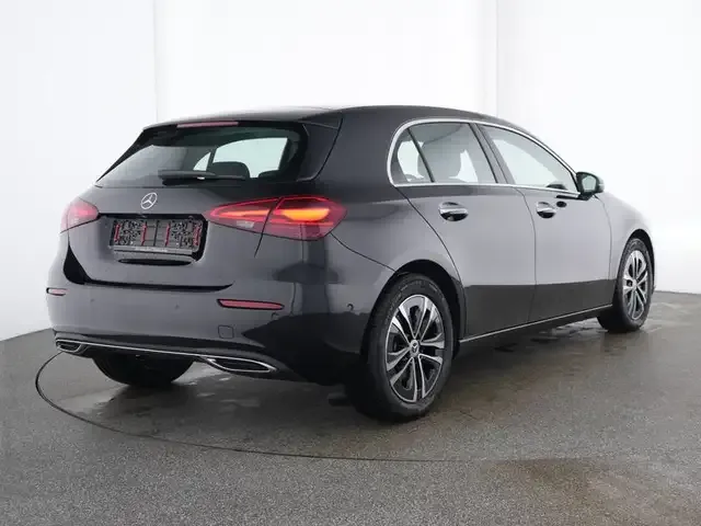 Mercedes-Benz A 220