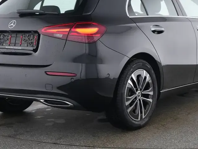 Mercedes-Benz A 220
