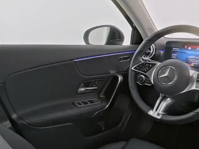 Mercedes-Benz A 220