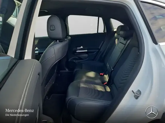 Mercedes-Benz EQA 300