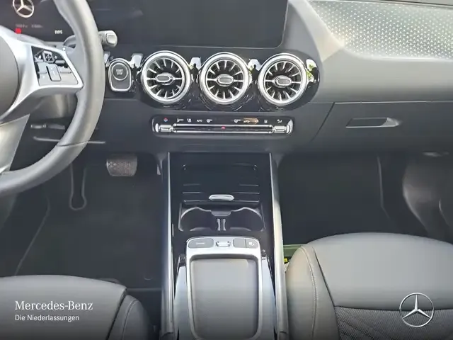 Mercedes-Benz EQA 300