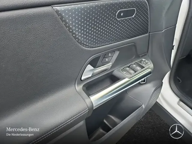 Mercedes-Benz EQA 300