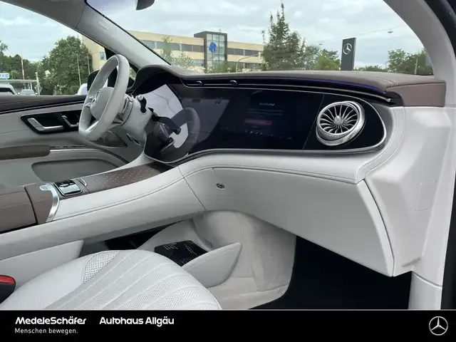 Mercedes-Benz EQS SUV