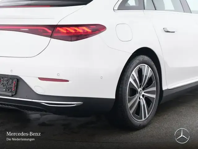 Mercedes-Benz EQE 300