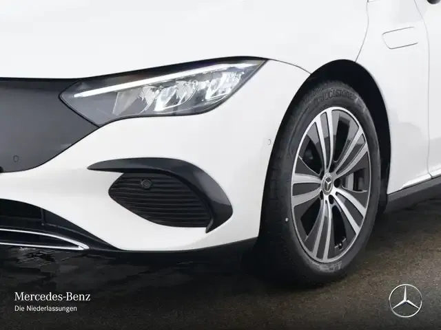Mercedes-Benz EQE 300