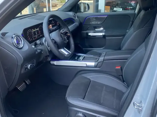 Mercedes-Benz GLB 220