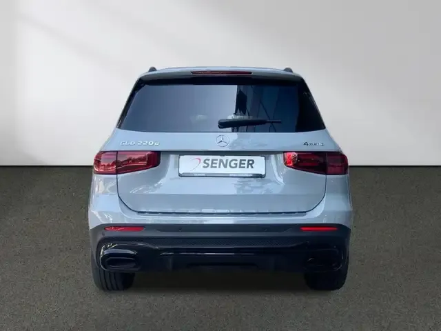 Mercedes-Benz GLB 220