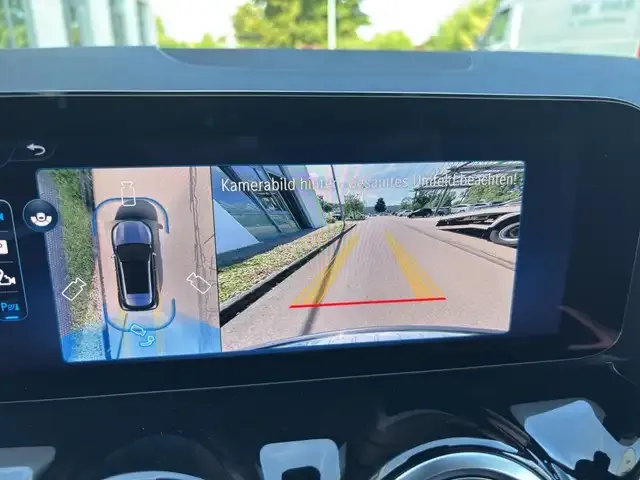 Mercedes-Benz GLA 180