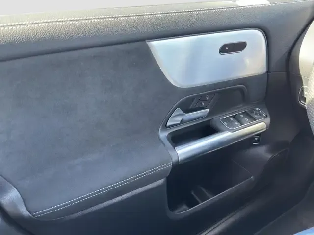 Mercedes-Benz GLA 180