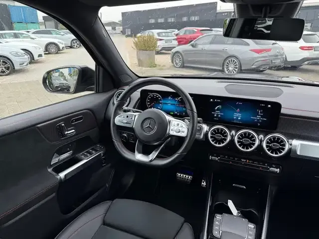 Mercedes-Benz EQB 300