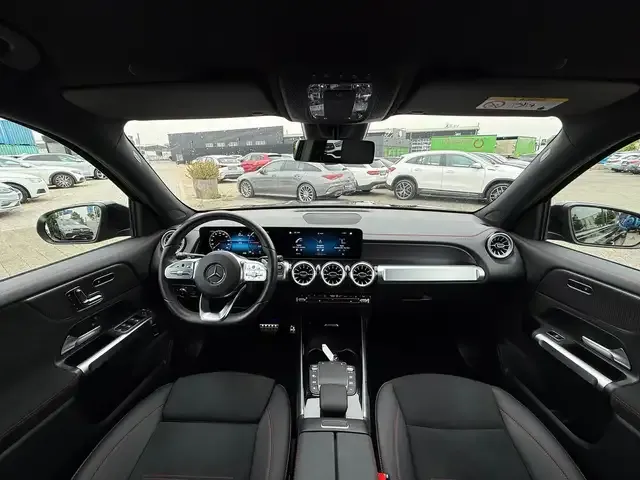 Mercedes-Benz EQB 300