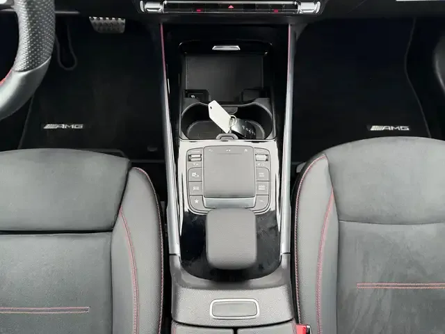 Mercedes-Benz EQB 300