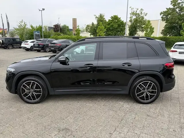 Mercedes-Benz EQB 300