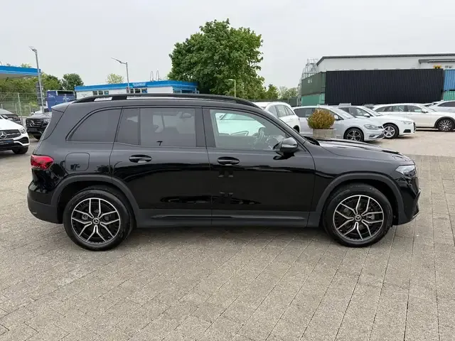 Mercedes-Benz EQB 300