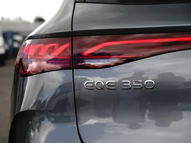 Mercedes-Benz EQE SUV