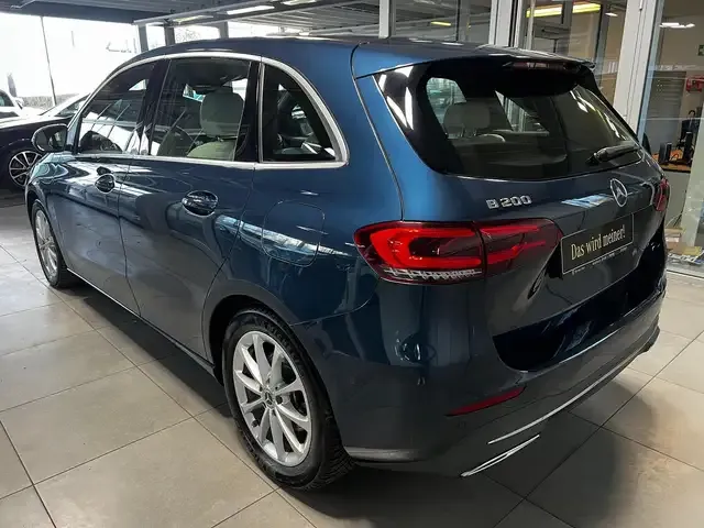 Mercedes-Benz B 200