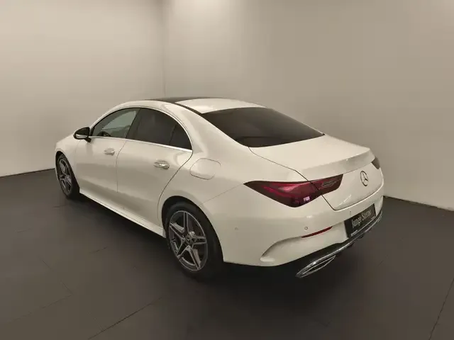 Mercedes-Benz CLA 200