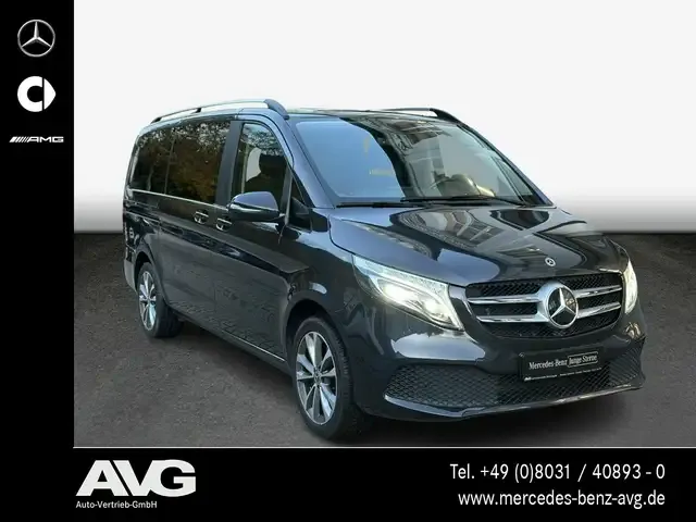 Mercedes-Benz V 220