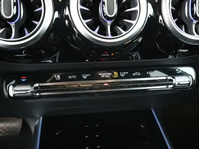 Mercedes-Benz GLA 220