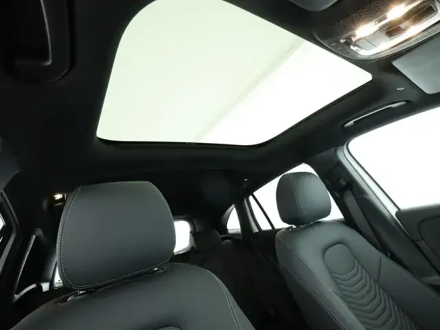 Mercedes-Benz GLA 220