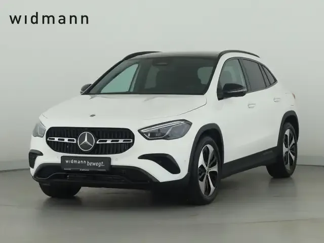 Mercedes-Benz GLA 220