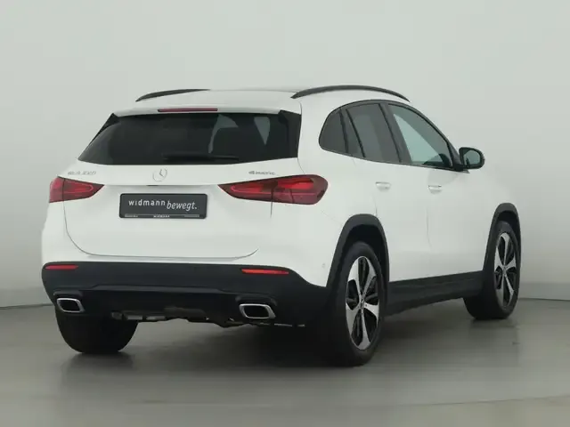 Mercedes-Benz GLA 220