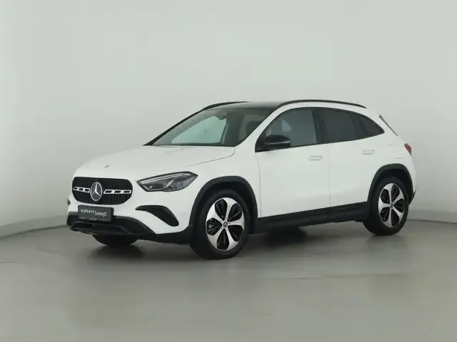Mercedes-Benz GLA 220