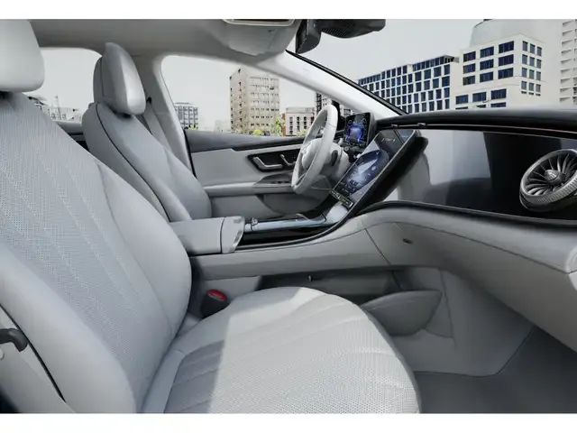 Mercedes-Benz EQE 300