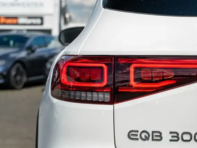 Mercedes-Benz EQB 300