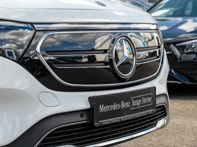 Mercedes-Benz EQB 300