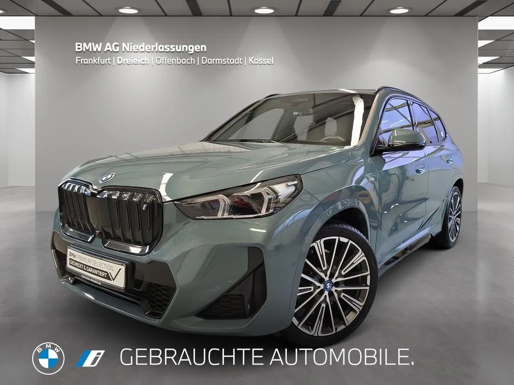 BMW iX1