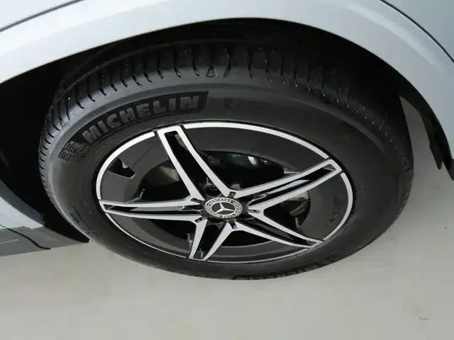 Mercedes-Benz EQA 300