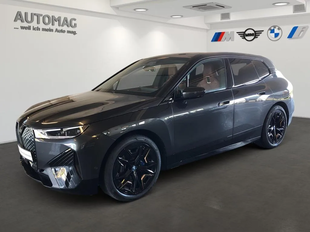 BMW iX