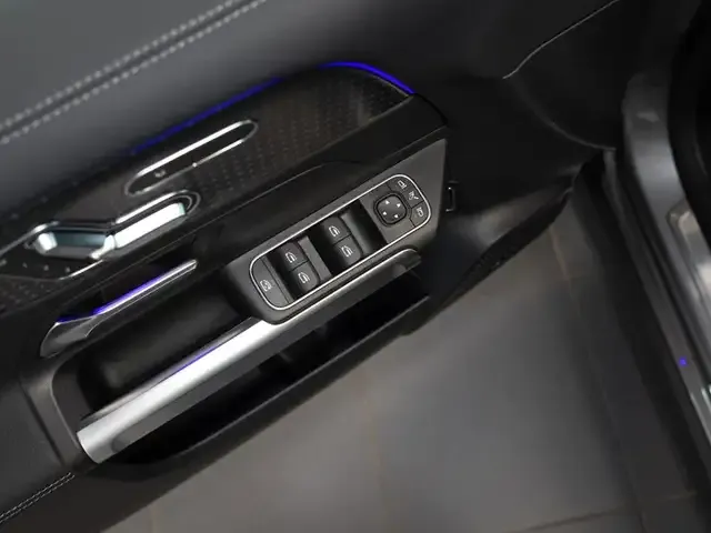 Mercedes-Benz EQB 300