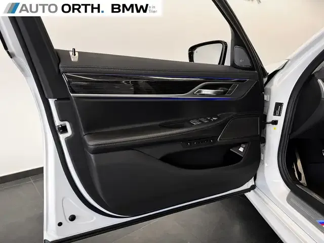 BMW 730