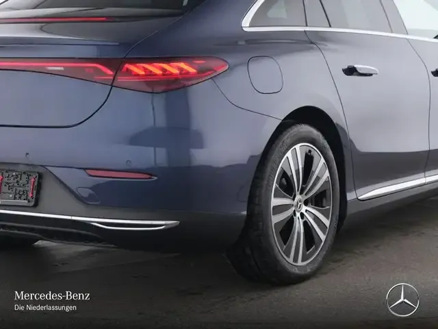 Mercedes-Benz EQE 300