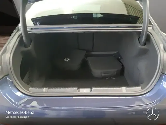 Mercedes-Benz EQE 300