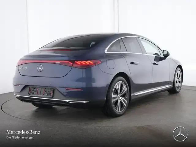 Mercedes-Benz EQE 300