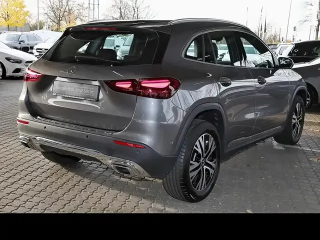 Mercedes-Benz GLA 200