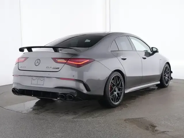 Mercedes-Benz CLA 45 AMG