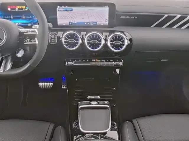 Mercedes-Benz CLA 45 AMG