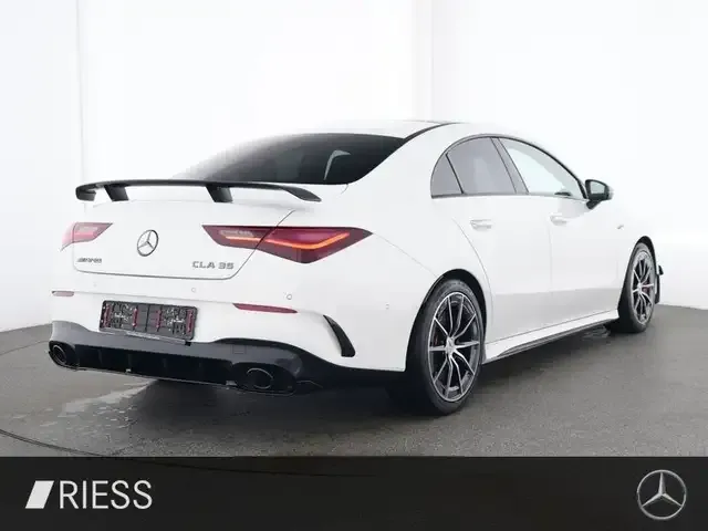 Mercedes-Benz CLA 35 AMG