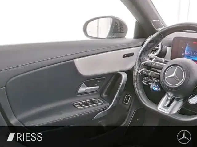 Mercedes-Benz CLA 35 AMG