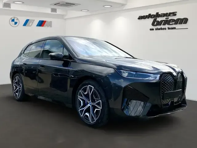 BMW iX