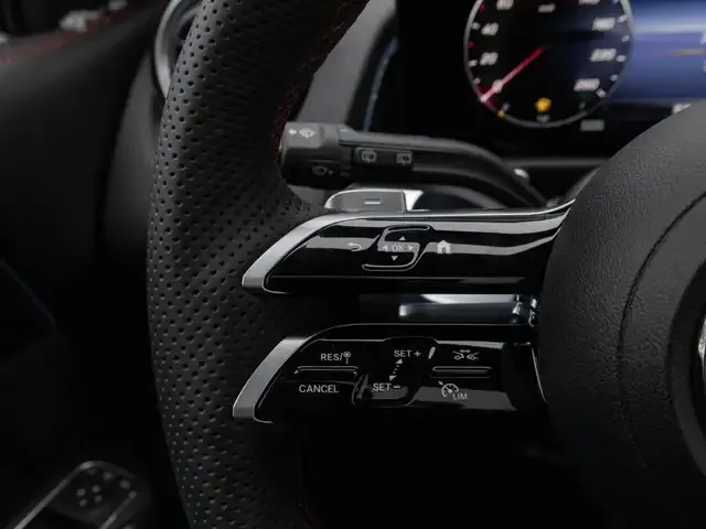 Mercedes-Benz GLB 220